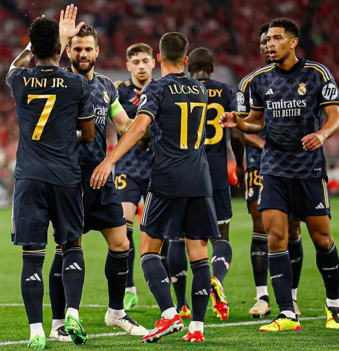 包含皇马历经艰难战胜拜仁慕尼黑的词条