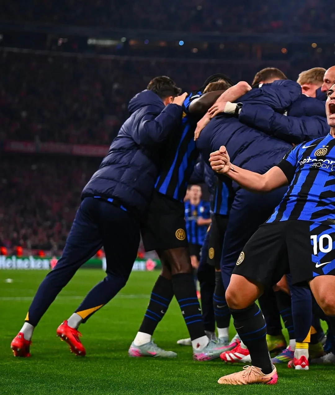 包含皇马历经艰难战胜拜仁慕尼黑的词条