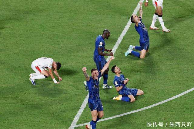 足球赛场上的精彩瞬间引发球迷热议的简单介绍