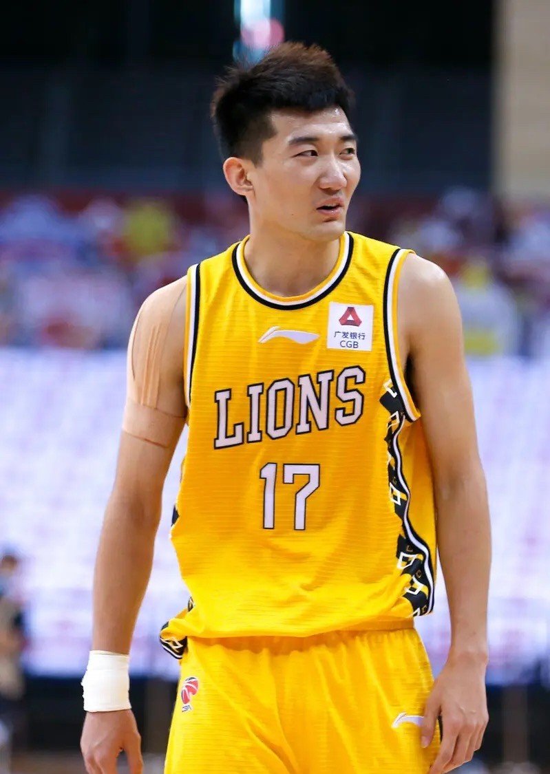 独行侠碾压深圳队，孙铭徽惊艳四座的简单介绍