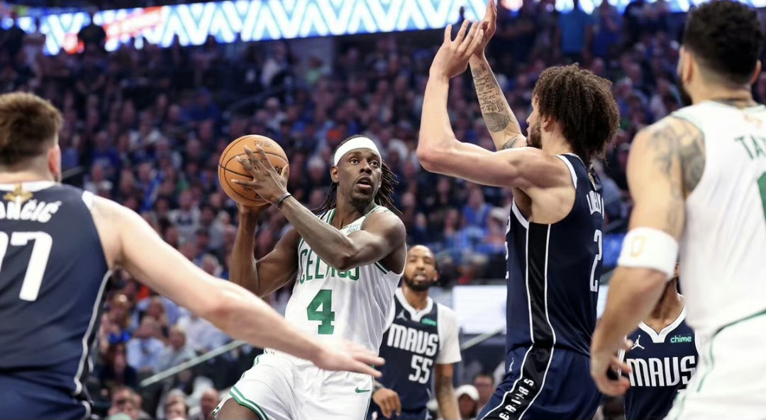 湖人横扫独行侠,霍勒迪刷新纪录的简单介绍 湖人横扫独行侠,霍勒迪刷新纪录的简单介绍