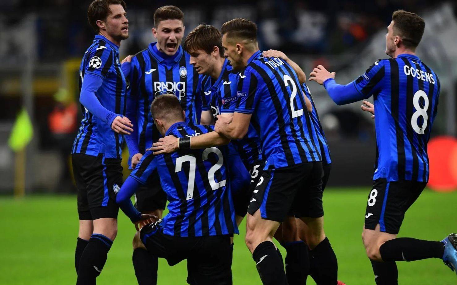 开云体育中国-佛罗伦萨球迷热情助威，球队备战备战备战