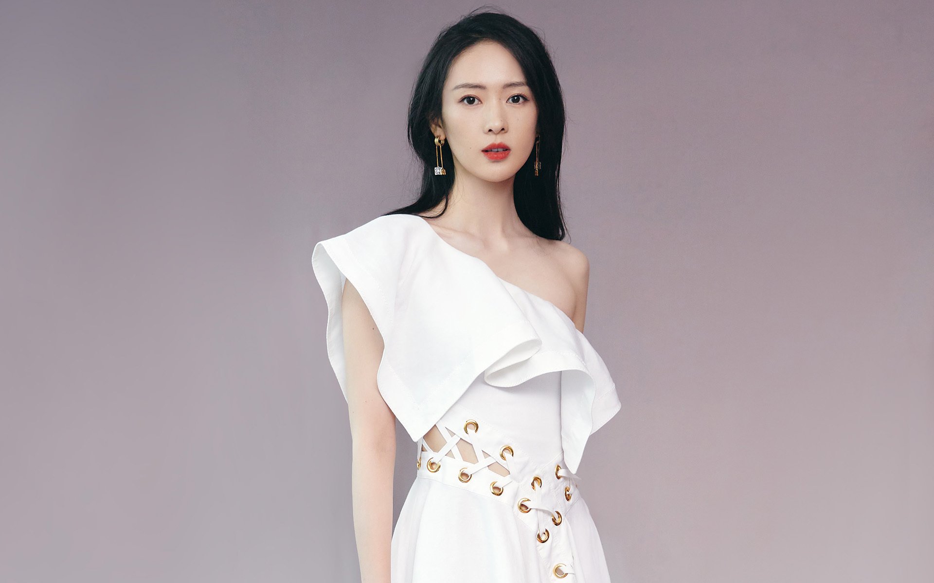 欧冠决赛激情跨界，火箭队篮球场演绎焦点战，完胜山西队引轰动