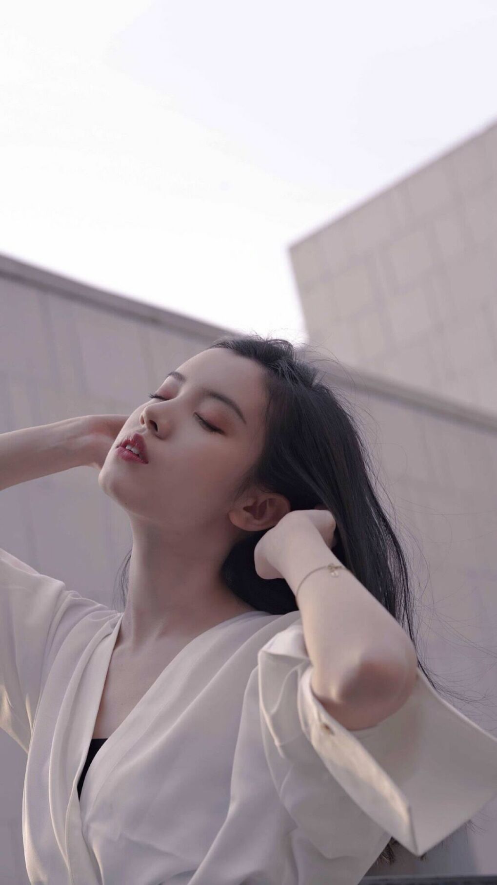 血性队长为永不独行代言，苏亚雷斯爆发点燃利物浦争冠战胜利