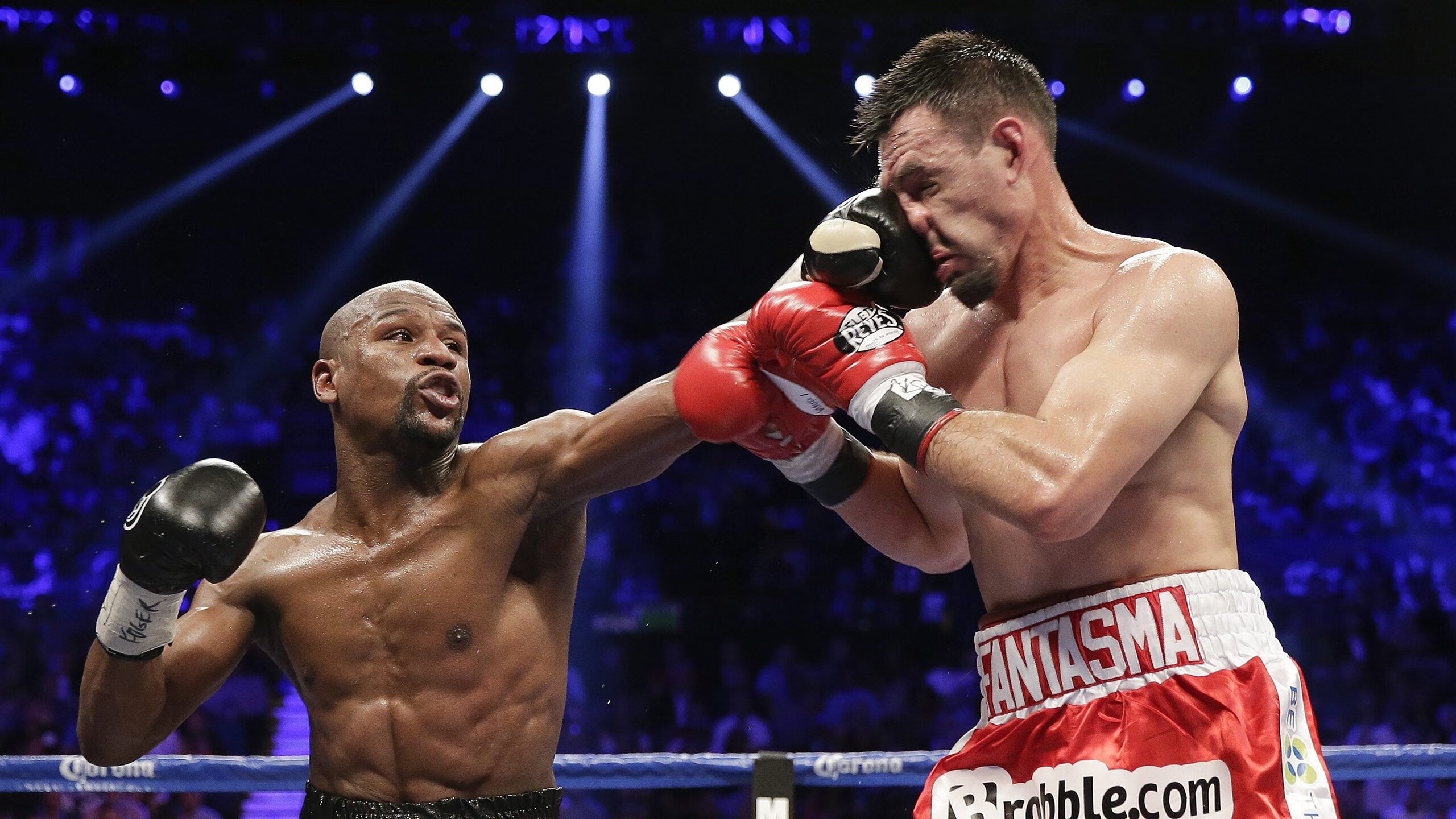 开云体育中国-足球奇幻夜，AC米兰跨界击溃厄瓜多尔，拉什福德闪耀西甲国家德比