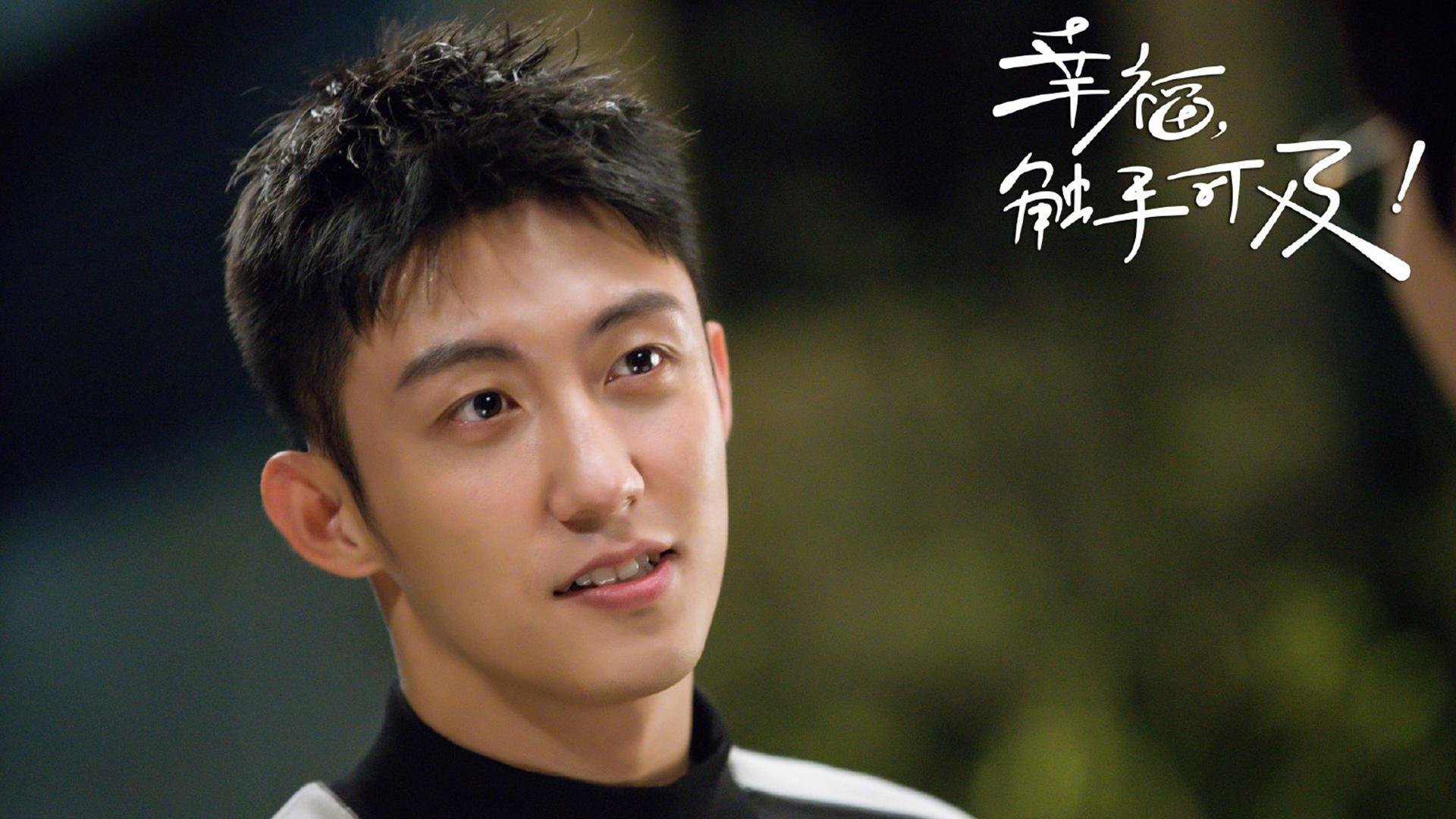 红蓝狂想曲，2026世界杯H组爆冷之夜，秘鲁风暴席卷意大利，布罗佐维奇独舞成永恒注脚